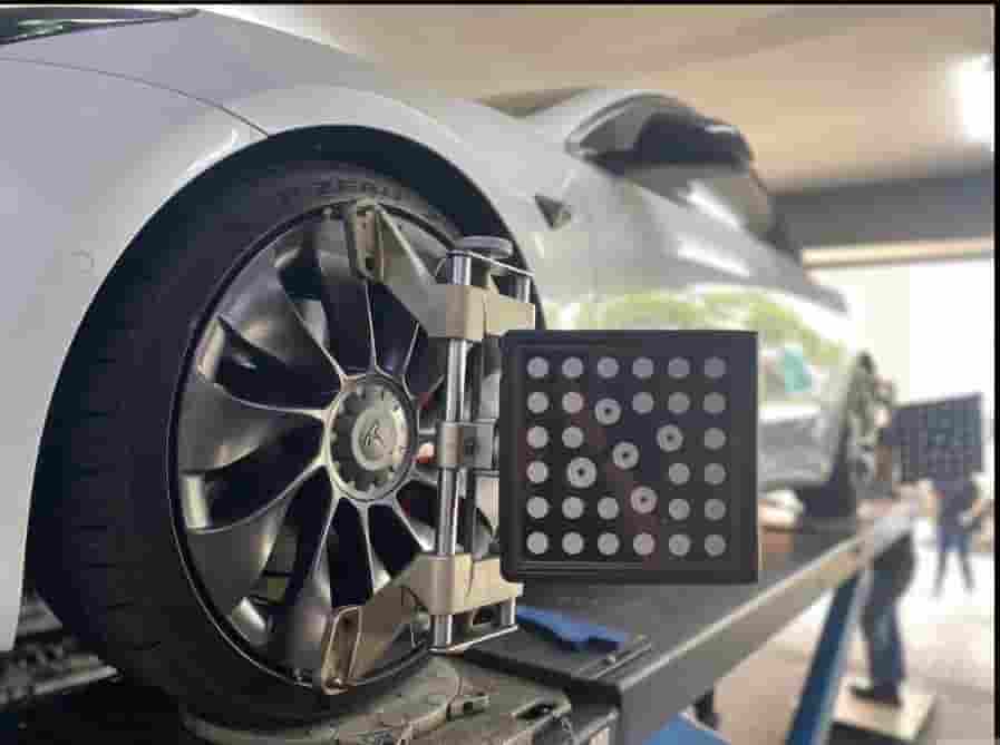 Tesla wheel and suspension inspection in Houston